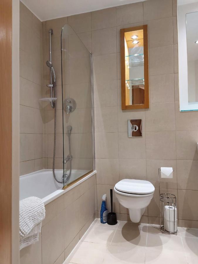 City 2 Bed, 2 Bath, Free Parking & Wifi Sheffield Kültér fotó