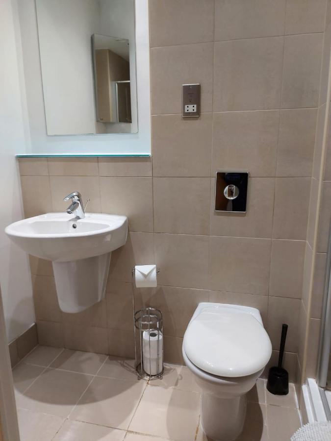 City 2 Bed, 2 Bath, Free Parking & Wifi Sheffield Kültér fotó